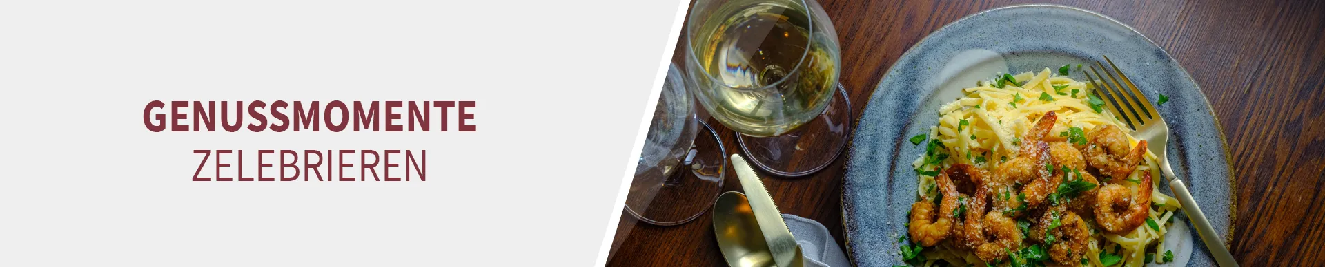 Grüner Silvaner im Glas zum Essen